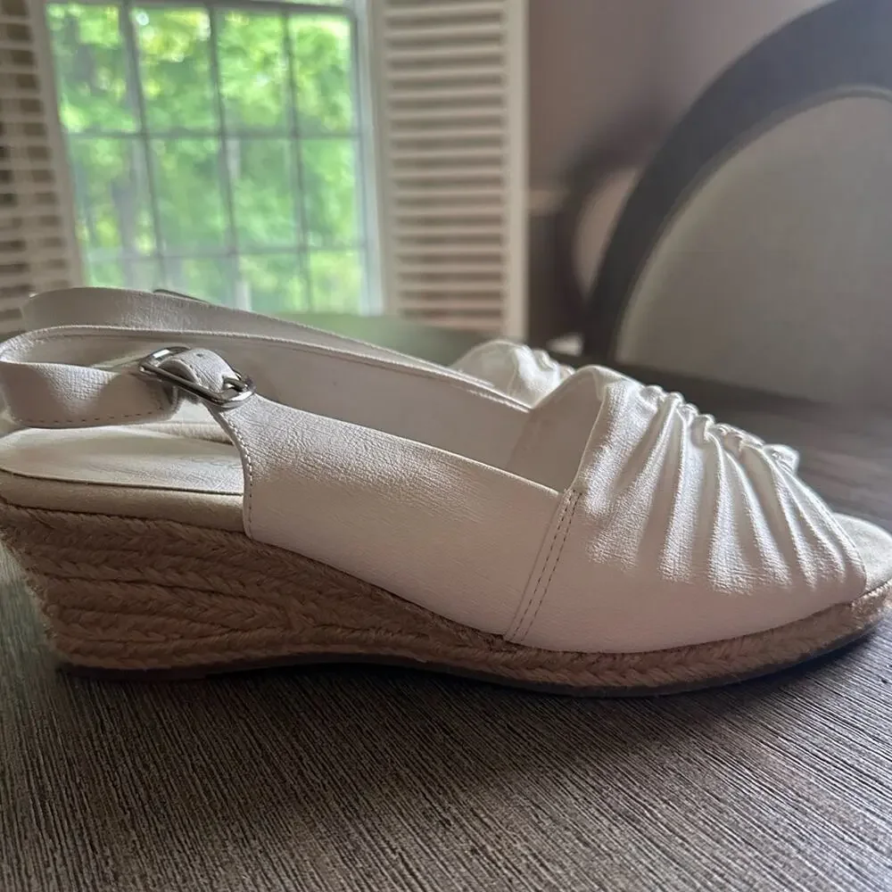 Easy Street Women's Wedge Espadrille White Sandals Women 9.5 WW